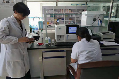 血液巴乐视频下载安装检测仪诊所配备